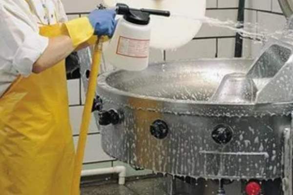 Assainissement agroalimentaire, Laval